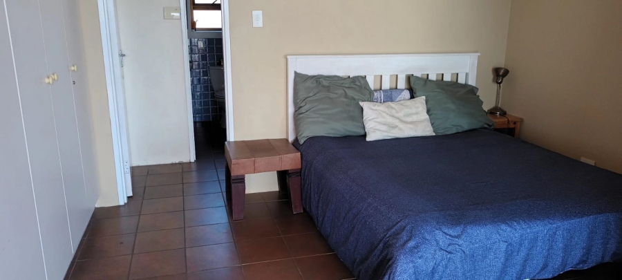 To Let 1 Bedroom Property for Rent in Wavecrest Eastern Cape